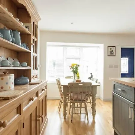 Niamh's Seaside Tatil Evi *