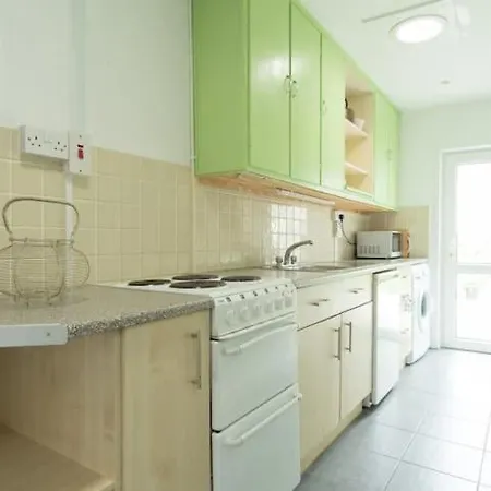 Niamh's Seaside Tatil Evi